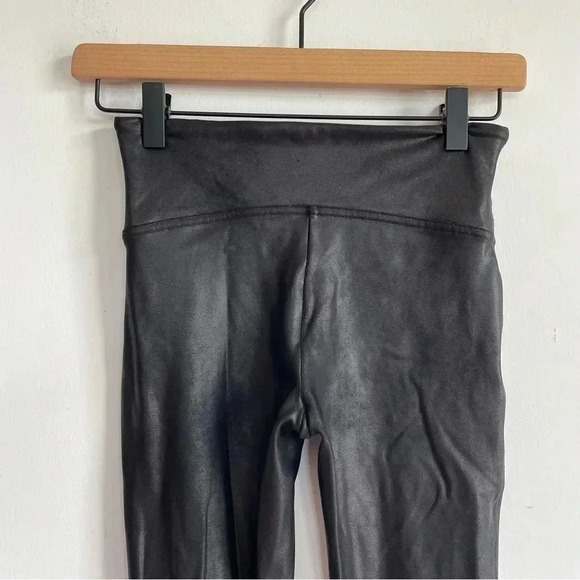 SPANX Faux Leather Black Leggings Stretch Elastic Waist Casual Compression Pants - Picture 8 of 14
